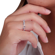 Cargar imagen en el visor de la galería, Anillo con diseño infinito