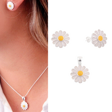 Cargar imagen en el visor de la galería, Conjunto de aretes y dije de margarita