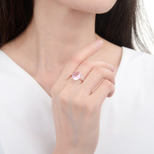Cargar imagen en el visor de la galería, Anillo con piedra ovalada rosa