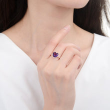 Cargar imagen en el visor de la galería, Anillo con corte de corazón