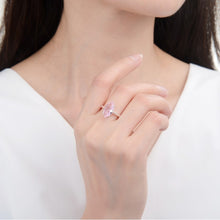 Cargar imagen en el visor de la galería, Anillo con corte navette color rosa