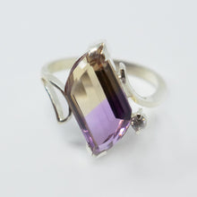 Cargar imagen en el visor de la galería, Anillo  con piedra Bolivianita