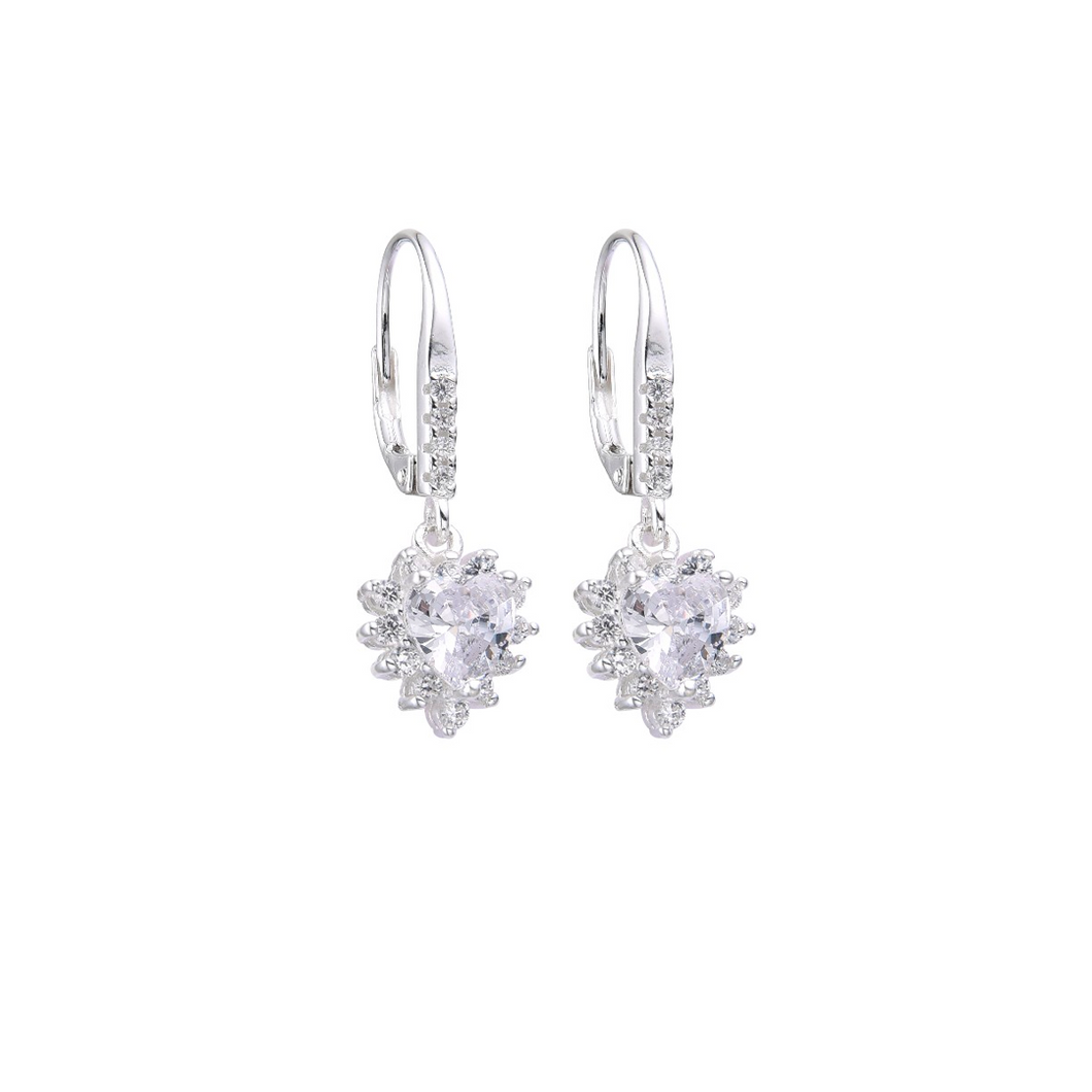 Aretes de flor con piedra de corazón
