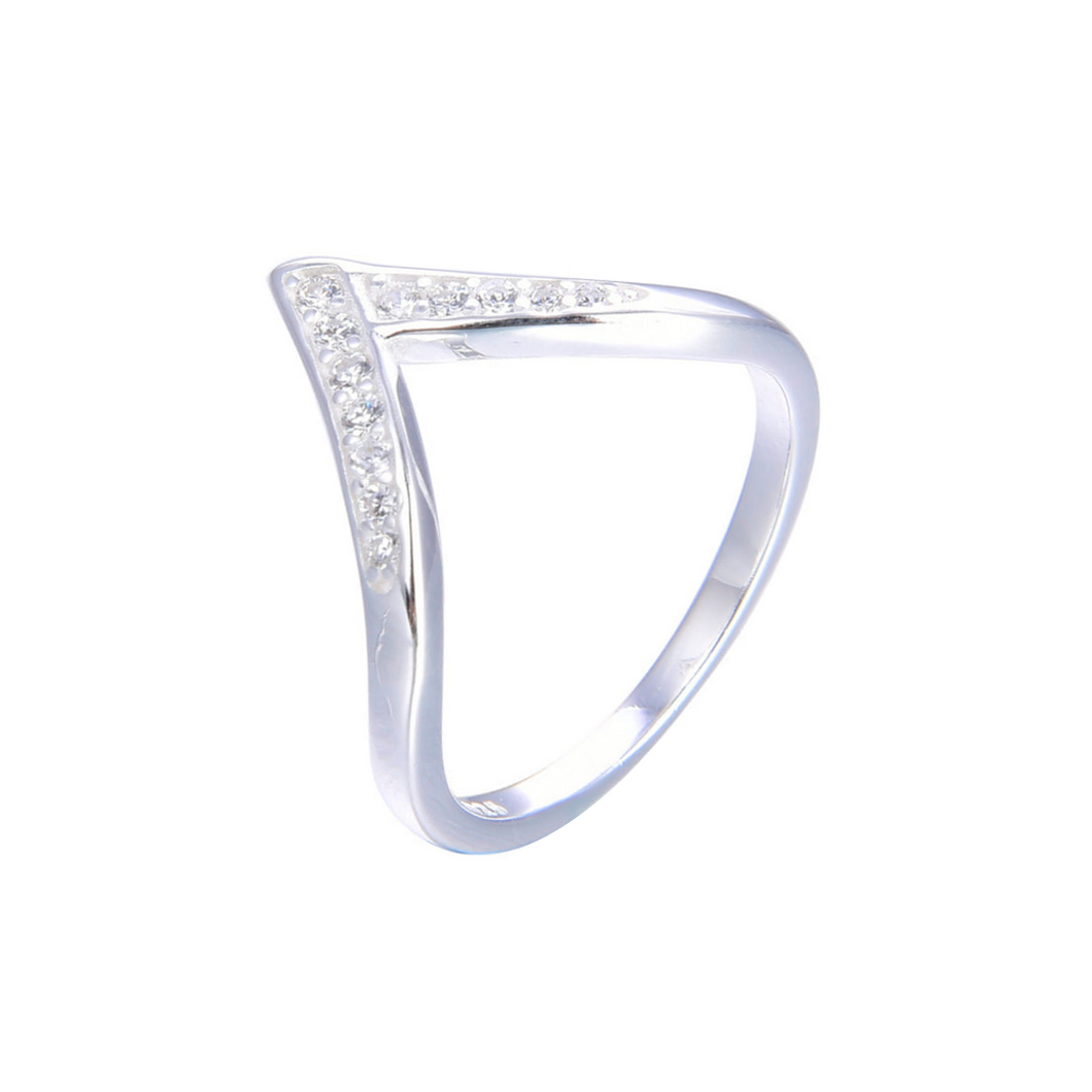 Anillo con diseño V