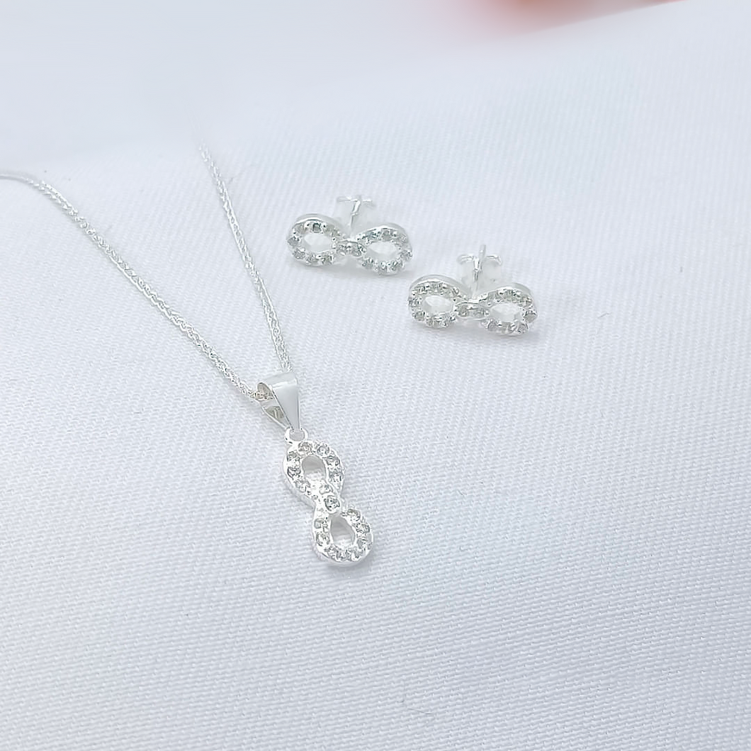 Conjunto de aretes y dije de corazón