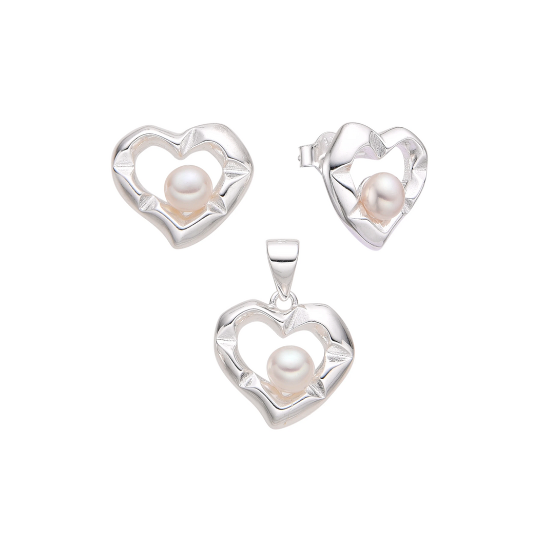 Juego de Aretes y Dije en Plata Ley 925 con Corazón y Perla