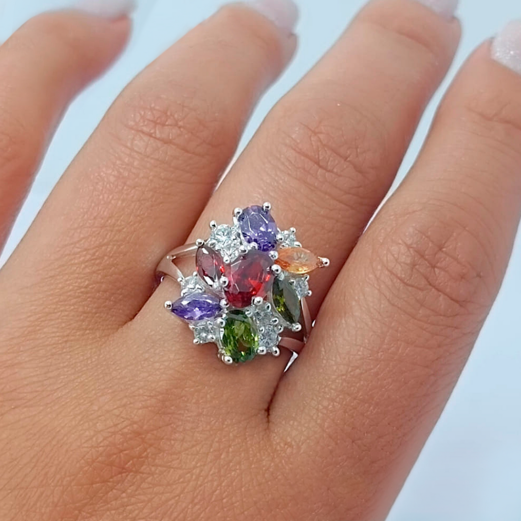 Anillo de plata con piedras de colores